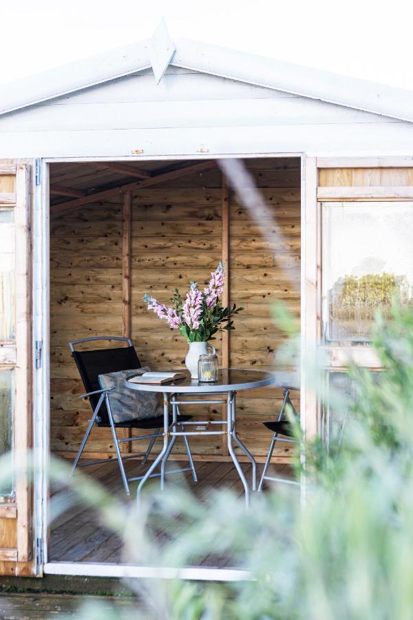 Finest Retreats - The Lighthouse Hide Villa Rampside Buitenkant foto